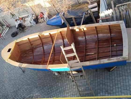 Моторная Яхта из Красного дерева, Зуевка