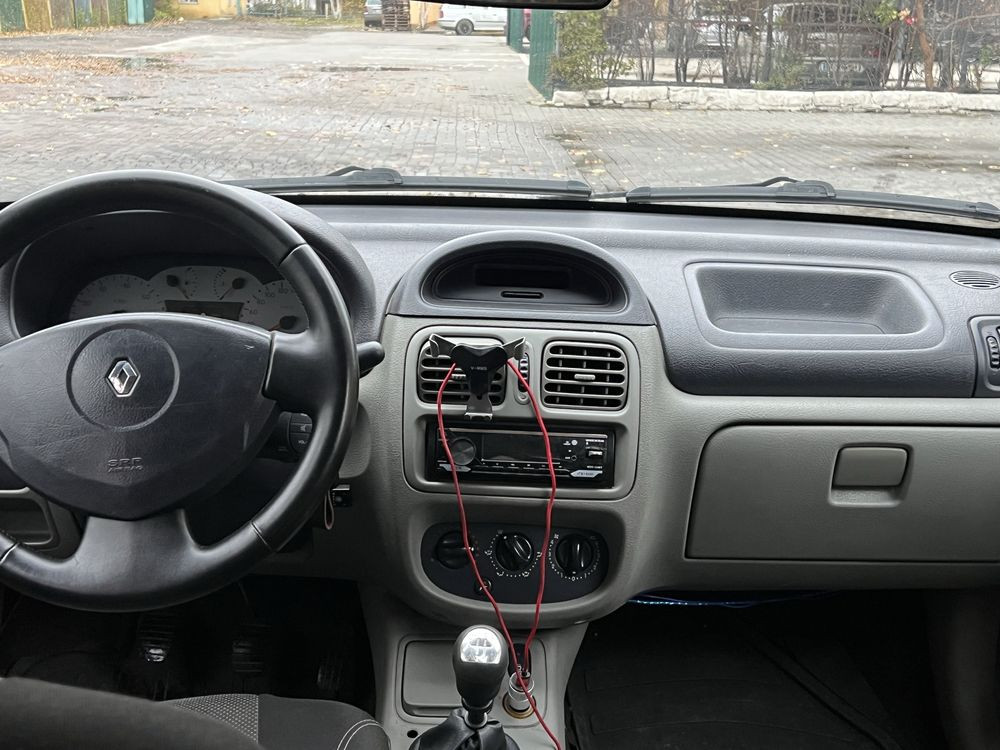 Renault simbol 1.4 Торез - изображение 4