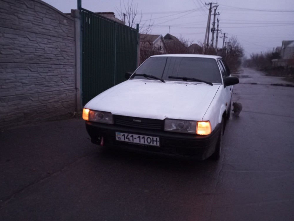 Mazda 626 1986г 2л Мариуполь - изображение 1