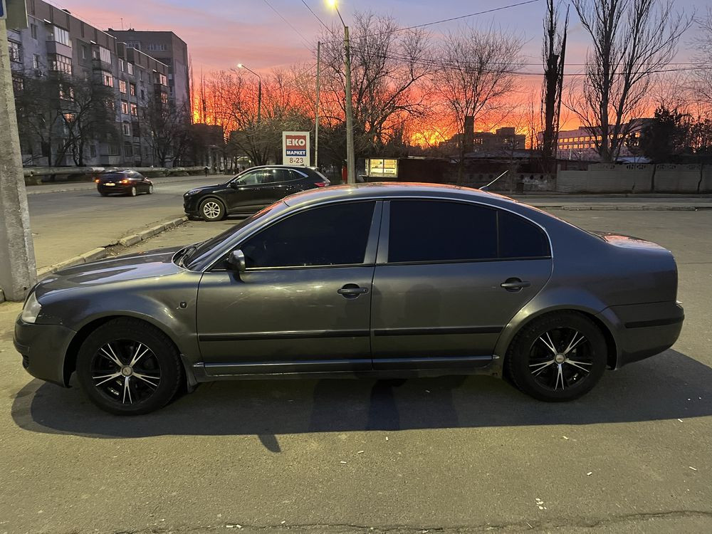 Skoda Superb 1.9 tdi Ясиноватая - изображение 4