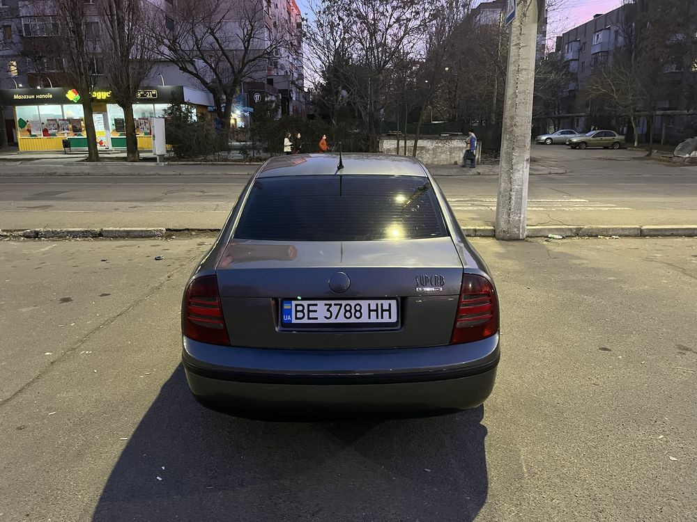 Skoda Superb 1.9 tdi Ясиноватая - изображение 6