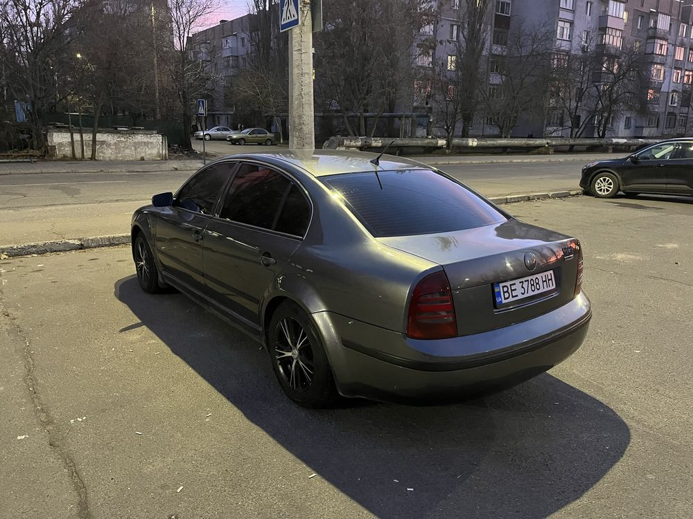 Skoda Superb 1.9 tdi Ясиноватая - изображение 5