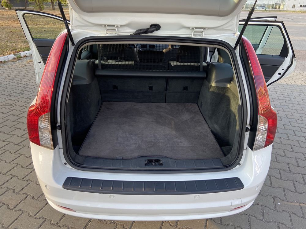Volvo v50 2011 року Докучаевск - изображение 8
