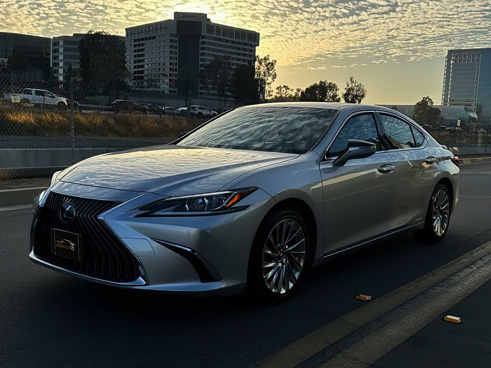 Lexus ES 300h 2019 Макеевка - изображение 1