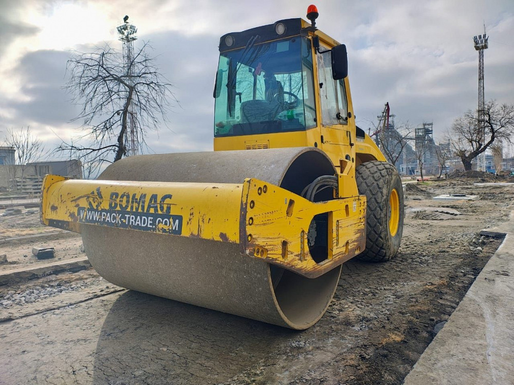 Продажа виброкатка BOMAG 213 рабочий с бондажом. Харцызск - изображение 3