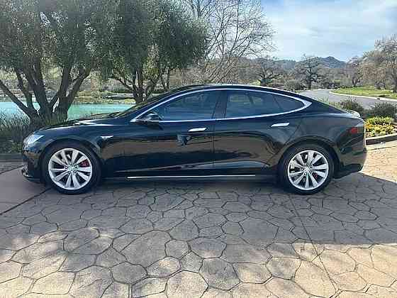 Tesla Model S P85D 2015 Новоазовск