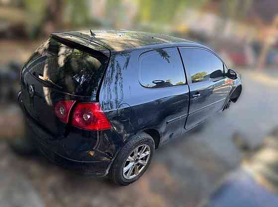Volkswagen Golf 2007 детали салона Мариуполь