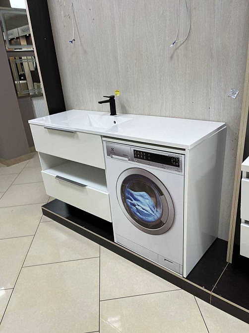 Тумба с раковиной и столешницей 150 см под стиральную машину Fancy Marble Зугрэс - изображение 1