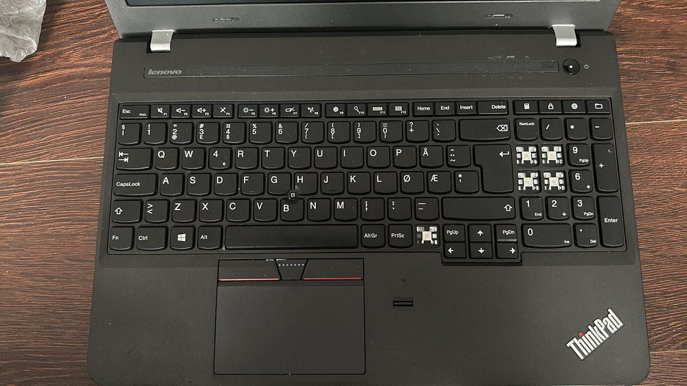 Ноутбук Lenovo ThinkPad E560 / 15.6" / Core i5-6200U/8GB DDR3/ 120 SSD Тельманово - изображение 2