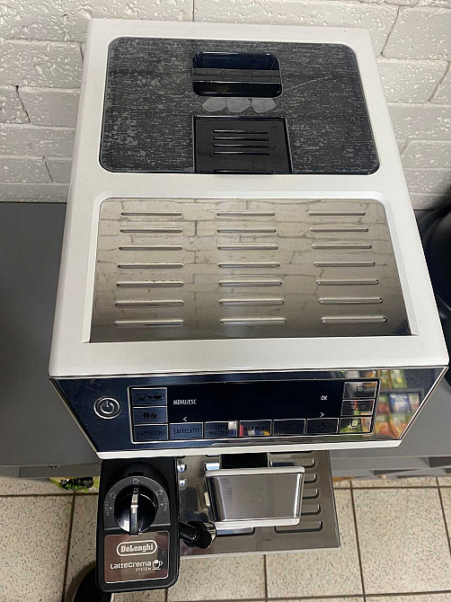 Кавоварка,кофемашина Delonghi Eletta Cappuccino TOP ECAM 45.660 Ясиноватая - изображение 2