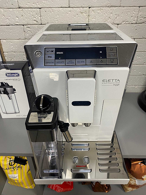 Кавоварка,кофемашина Delonghi Eletta Cappuccino TOP ECAM 45.660 Ясиноватая - изображение 1
