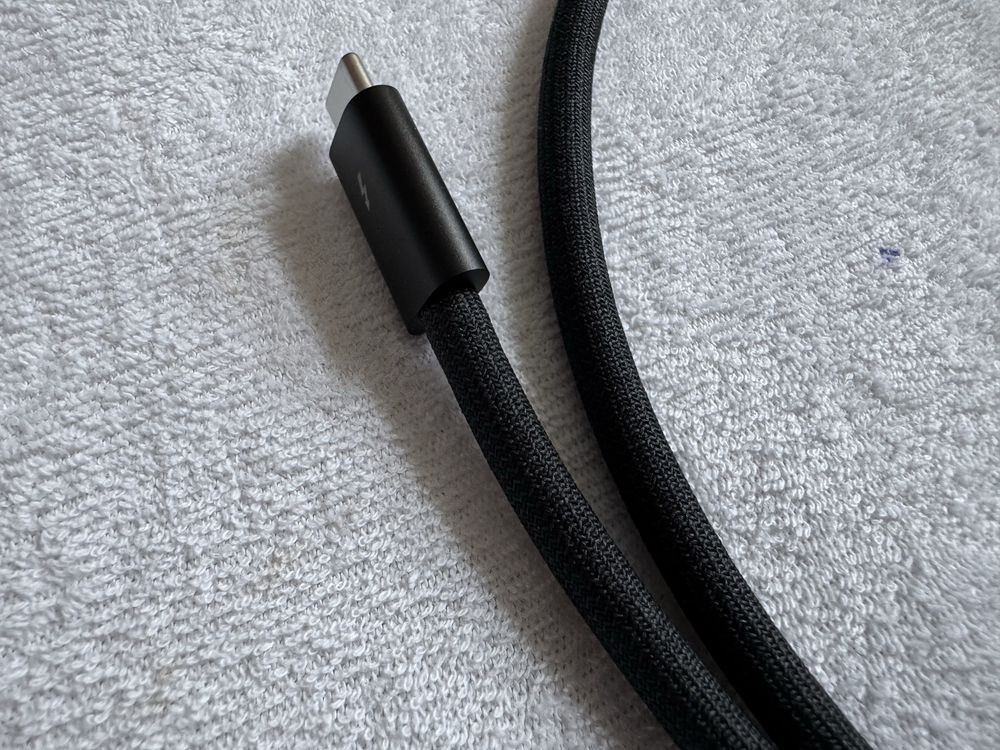 Оригинальный кабель apple Thunderbolt 5 pro 1m mc9c4am/a Енакиево - изображение 6