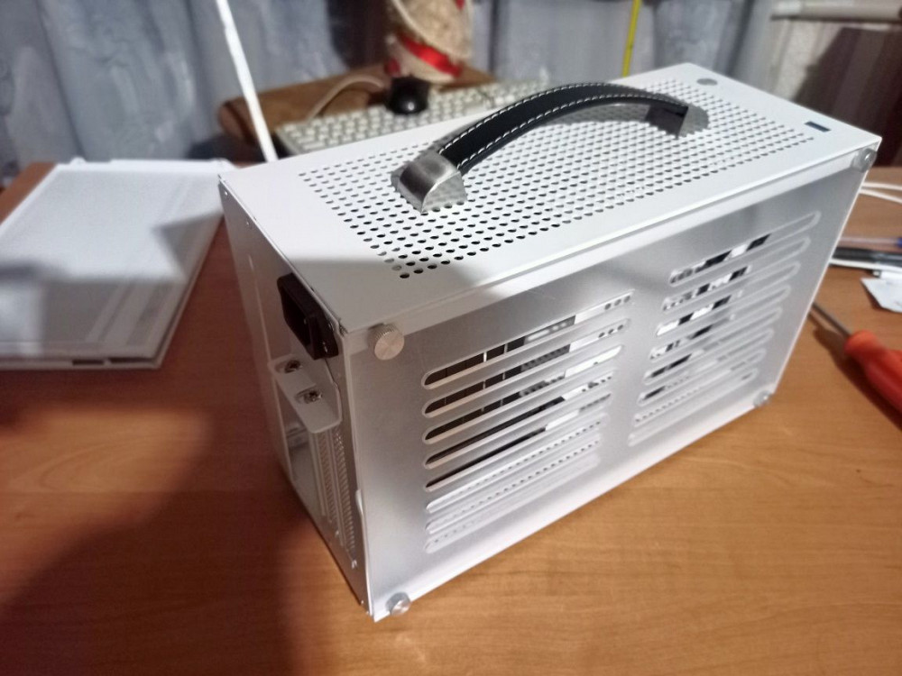 Корпус mini itx PCCOOLER HUMMINGBIRD I100 7.5 литров 1.6 кг +Райзер Ждановка - изображение 2