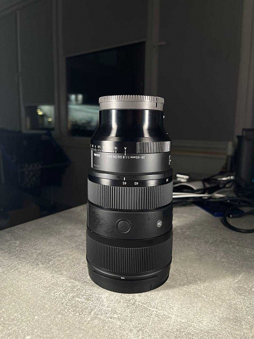 Sigma AF 28-45mm f 1.8 DG DN Art (Sony E) Ясиноватая - изображение 1