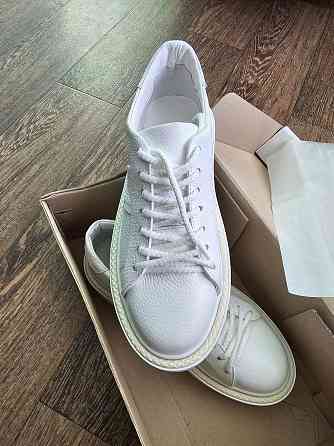 Кожаные кроссовки 39 Харцызск