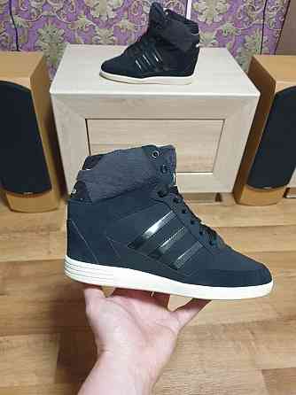 Ботинки сникерсы женские Adidas Neo Label 40p. на танкетке Енакиево