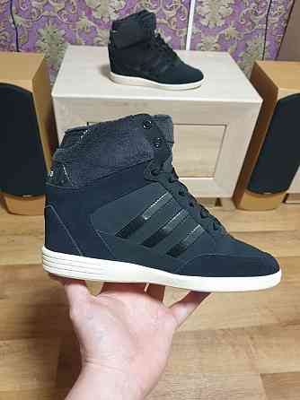Ботинки сникерсы женские Adidas Neo Label 40p. на танкетке Енакиево