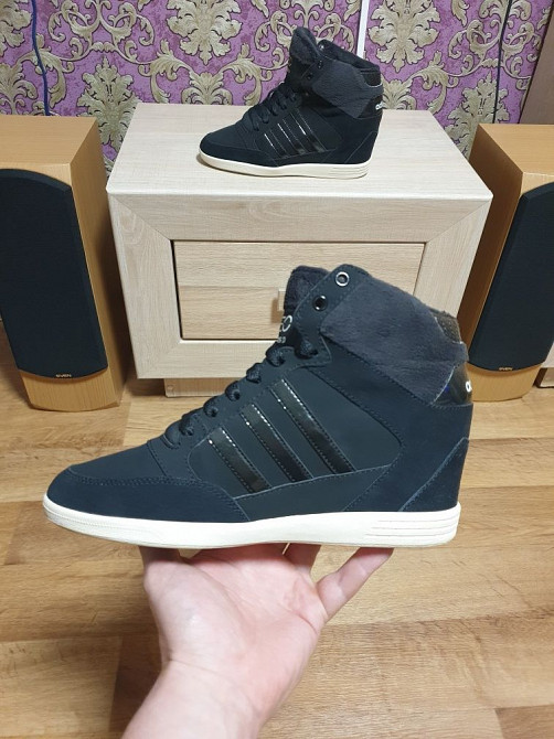Ботинки сникерсы женские Adidas Neo Label 40p. на танкетке Енакиево - изображение 2