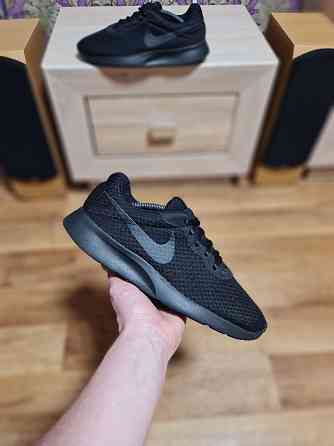 Оригинальные кроссовки Nike Tanjun 42.5p Харцызск