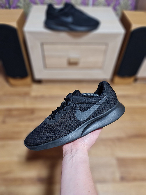 Оригинальные кроссовки Nike Tanjun 42.5p Харцызск - изображение 3