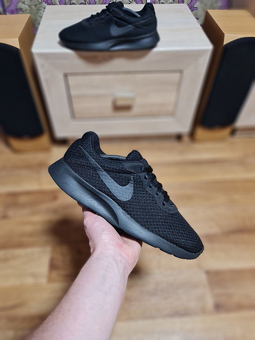 Оригинальные кроссовки Nike Tanjun 42.5p Харцызск - изображение 1