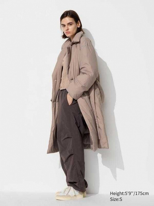 Uniqlo . Довге пухове пальто з поясом . Торез - изображение 6