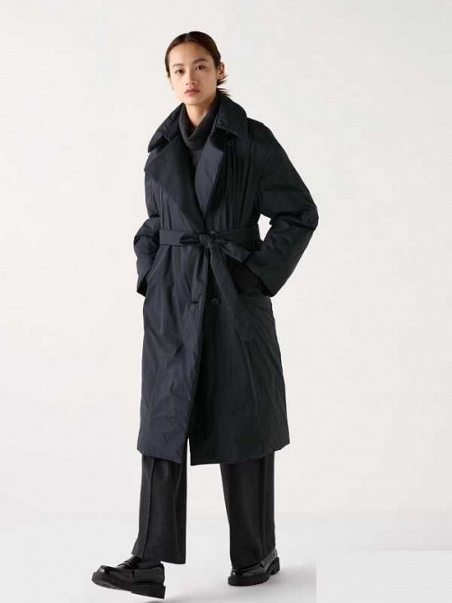 Uniqlo . Довге пухове пальто з поясом . Торез - изображение 1