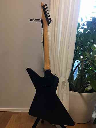 Ibanez Destroyer MED320EX (Explorer) 1993 Корея Н-Н, Floyd Rose +КЕЙС Снежное