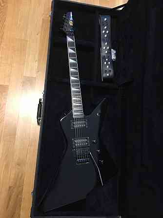 Ibanez Destroyer MED320EX (Explorer) 1993 Корея Н-Н, Floyd Rose +КЕЙС Снежное