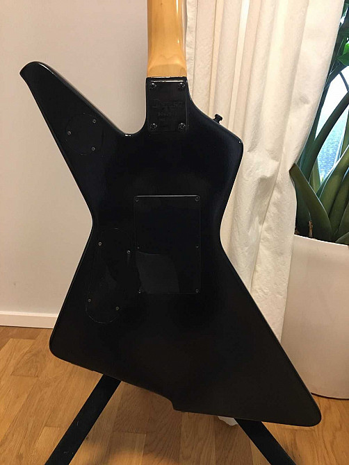 Ibanez Destroyer MED320EX (Explorer) 1993 Корея Н-Н, Floyd Rose +КЕЙС Снежное - изображение 5