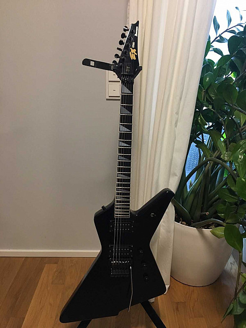 Ibanez Destroyer MED320EX (Explorer) 1993 Корея Н-Н, Floyd Rose +КЕЙС Снежное - изображение 2