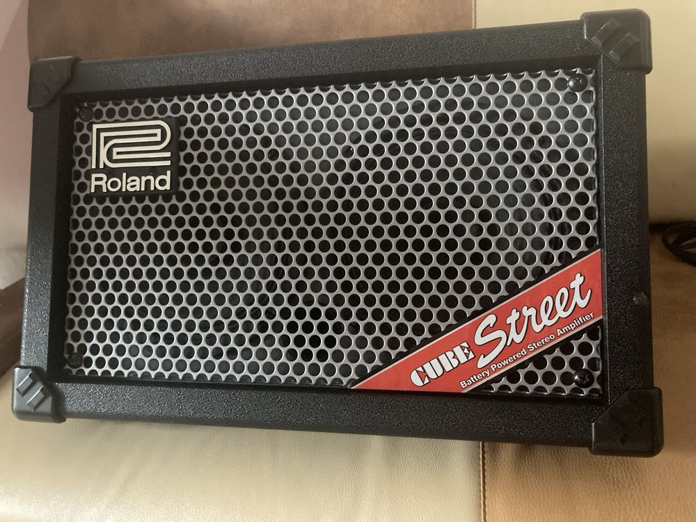 ROLAND cube street Портативный комбоусилитель + оригинальный адаптер Александровка - изображение 3